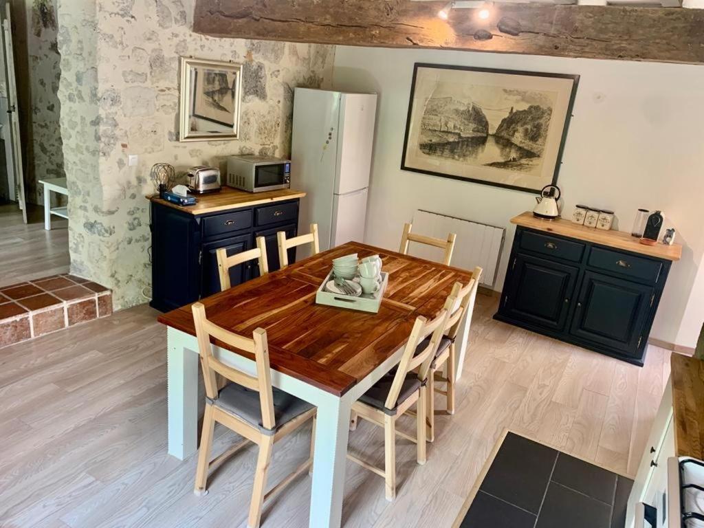 Gites De Verger, Stylish Self Catering Cottages In Sos Екстер'єр фото